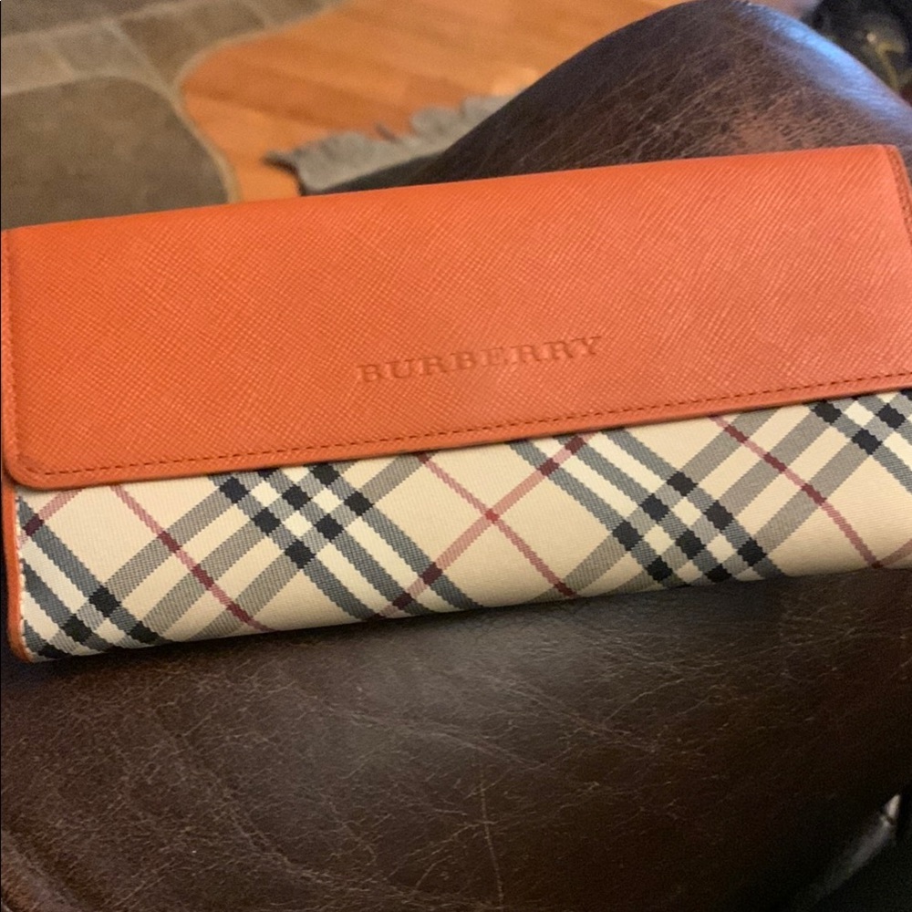 Burberry Tangerine and Checkered Wallet comes with Certificate of Authenticity